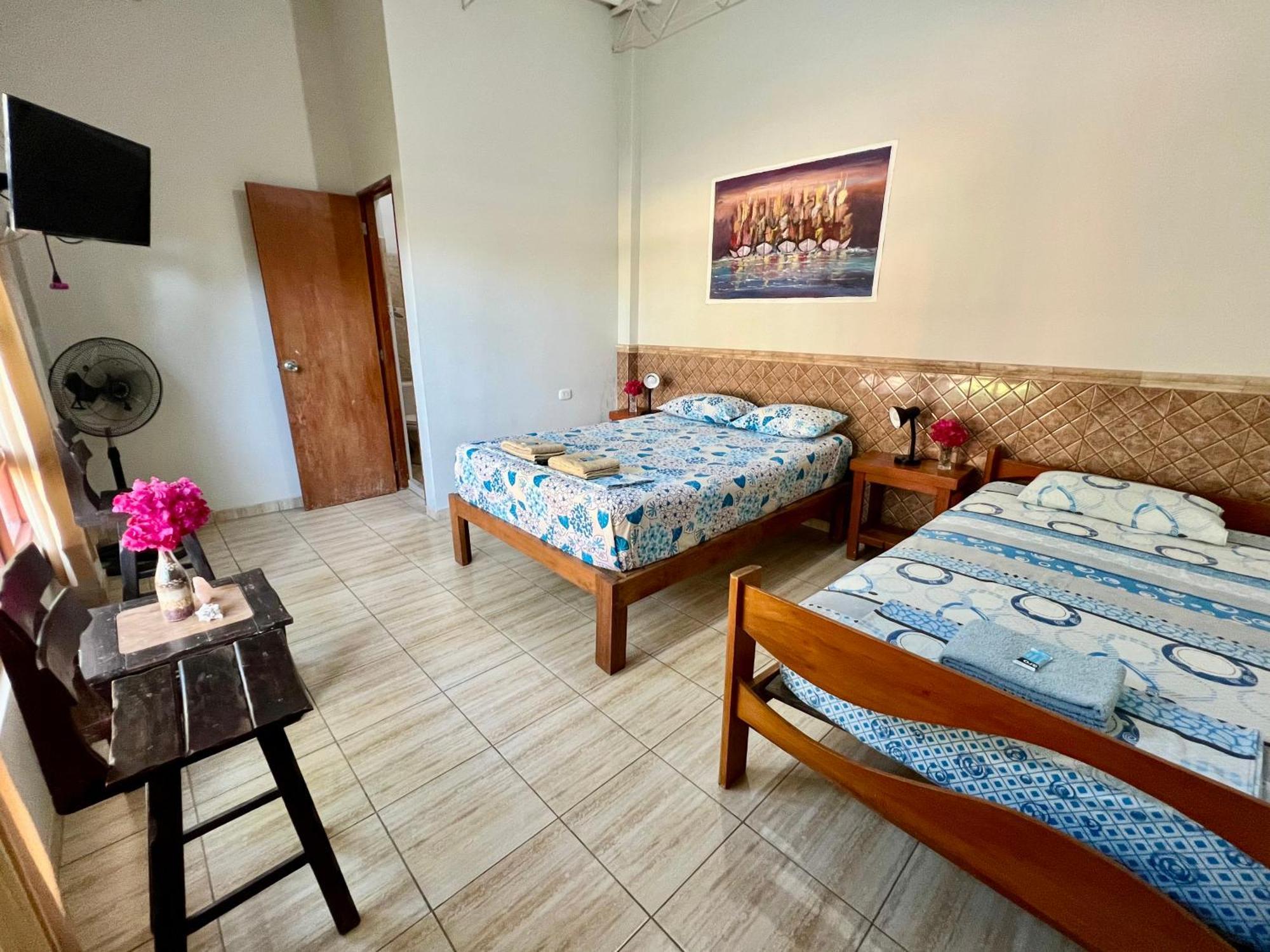Stone House Mancora Hostel Exterior photo