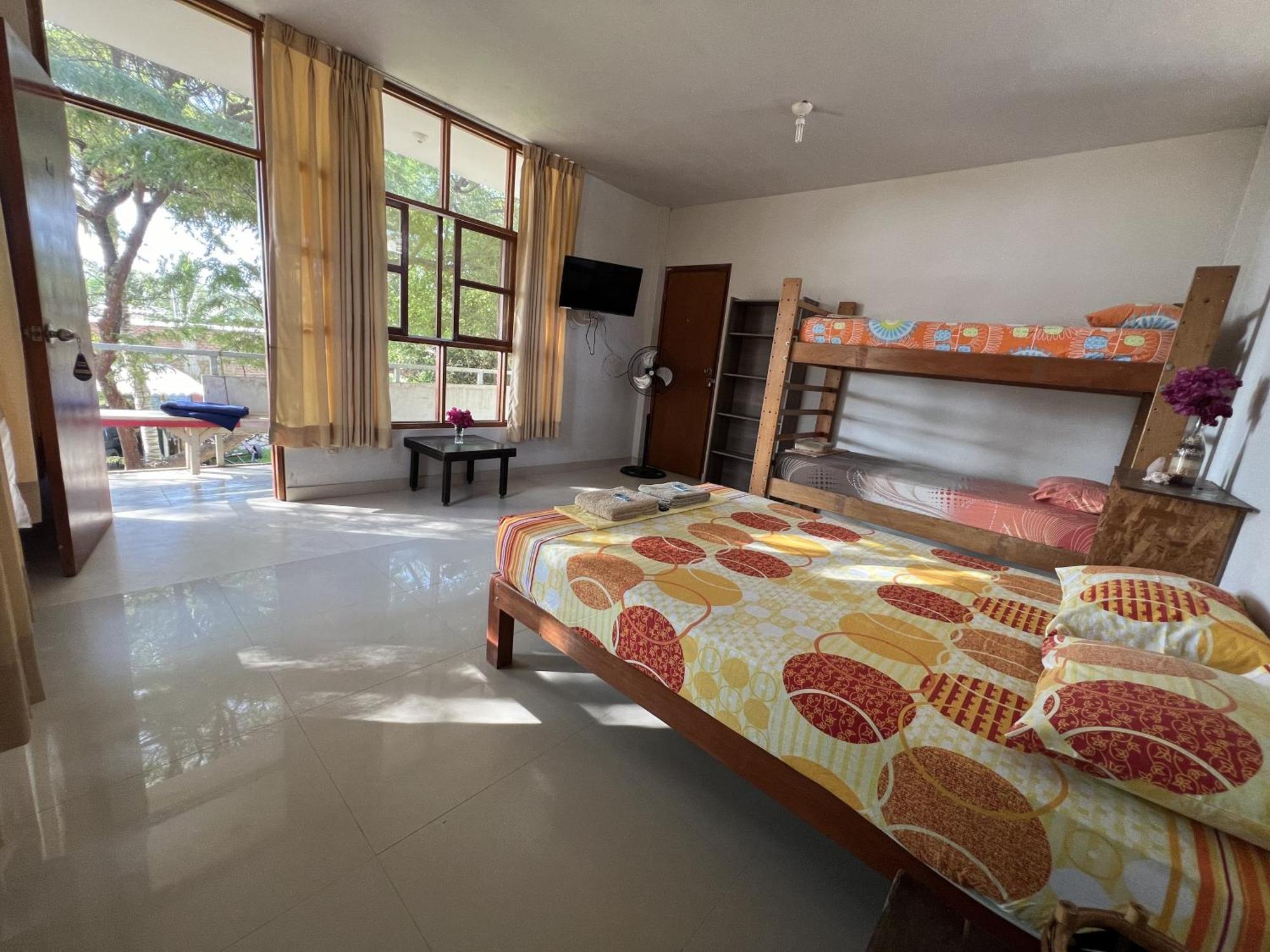 Stone House Mancora Hostel Exterior photo