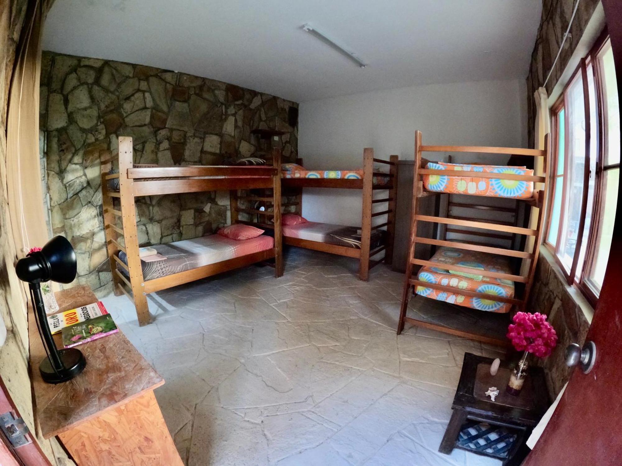 Stone House Mancora Hostel Exterior photo